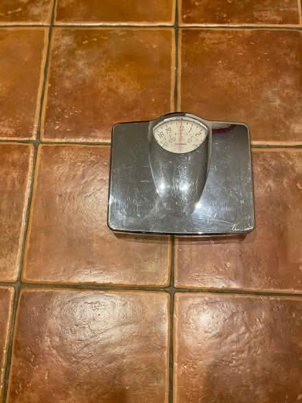 Photo of free stand on weighing scales (North Ascot SL5) #1