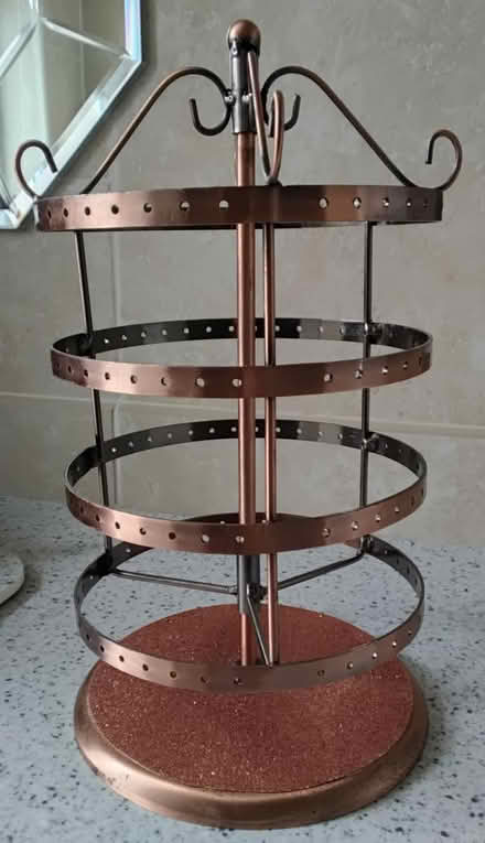 Photo of free 4 Tier Earring Carousel (DA1) #1