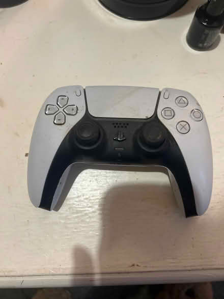 Photo of free PS5 White Controller (Hastings TN34) #1