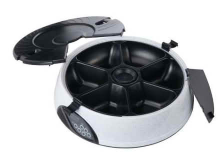 Photo of free Bunty Automatic 6 Day Meal Pet Dog Cat Feeder Food (Presteigne LD8) #2