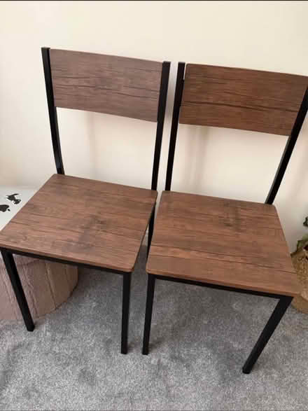 Photo of free 4 seater dining table (RG1) #4