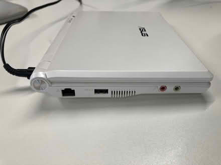 Photo of free Asus Eee PC 900 - a mini laptop (New England Quarter BN1) #3