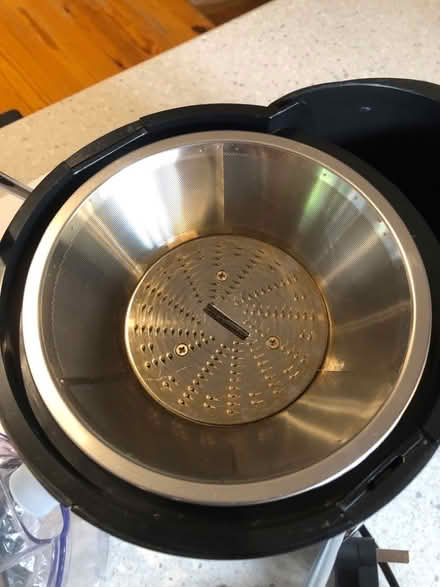 Photo of free Andrew James Juicer (Forest Wood LD8) #3