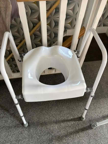 Photo of free Toilet seat (Stacksteads OL13) #1