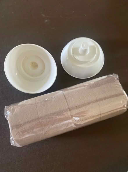 Photo of free Oasis discs x 4 and 2 plastic holders (Barton OX3) #1