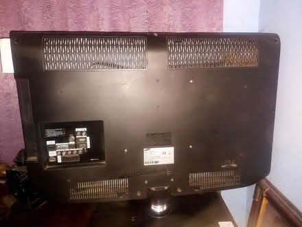 Photo of free Samsung TV 32" (Barkingside, IG6) #2