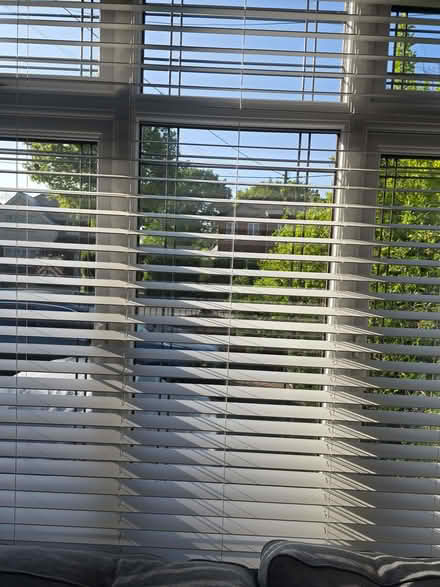 Photo of free Set of Blinds for Bay Window. (Hawkwell SS5) #4