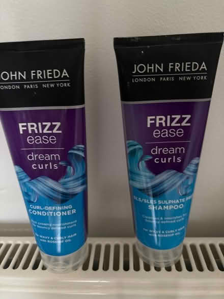 Photo of free Dream Curls Shampoo & Conditioner (Limehouse E1) #1