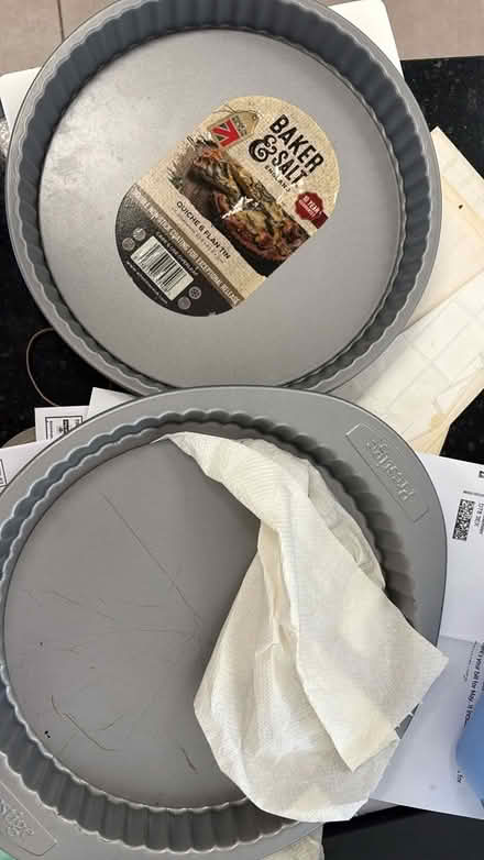 Photo of free 2 flan tins 9” and 9 1/2” (Eastbourne BN20) #1
