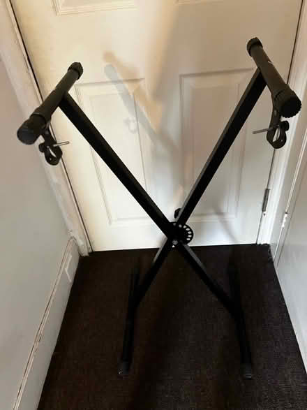 Photo of free Piano/Keyboard stand (Harringay N4) #1