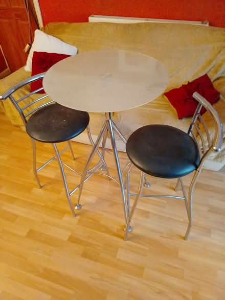 Photo of free table & chairs (Warstock B14) #1