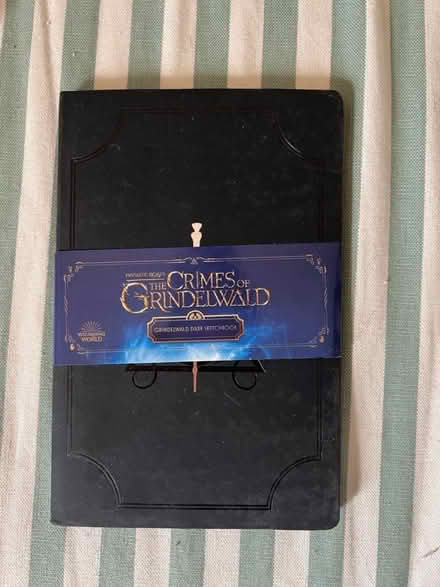 Photo of free Fantastic Beasts black sketchbook (Westboro) #1