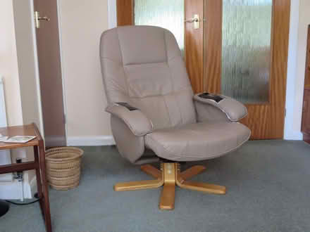 Photo of free Swivel chair (Sanderstead CR2) #1