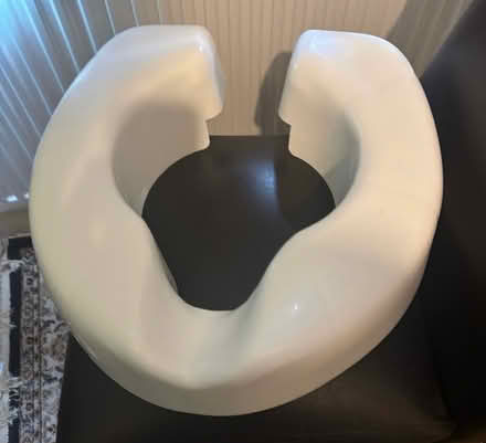 Photo of free Raised toilet seat for post op/ elderly (Millbank SW1P) #1