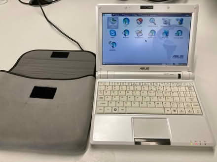Photo of free Asus Eee PC 900 - a mini laptop (New England Quarter BN1) #1