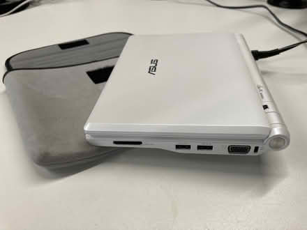 Photo of free Asus Eee PC 900 - a mini laptop (New England Quarter BN1) #4