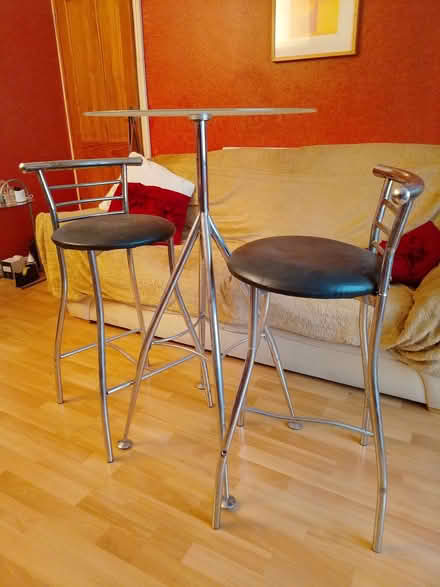 Photo of free table & chairs (Warstock B14) #2