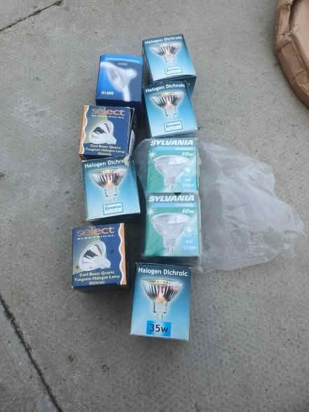 Photo of free Halogen light bulbs 35w (Great Baddow CM2) #3