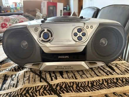 Photo of free Philips bass reflex speaker system, (Stanley DE7) #1