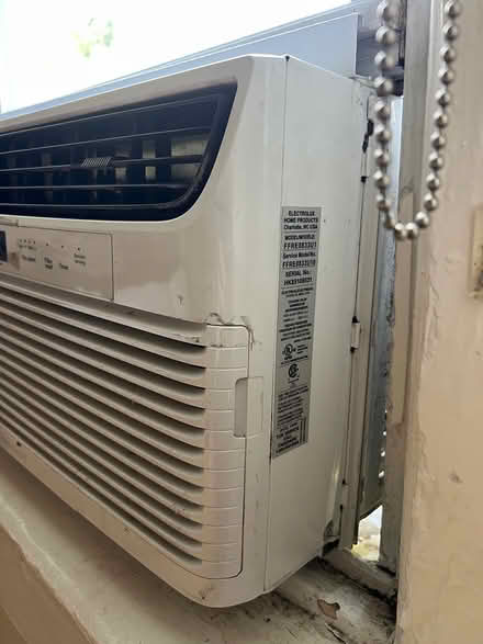 Photo of free 2 working ACs (bed Stuy) #4