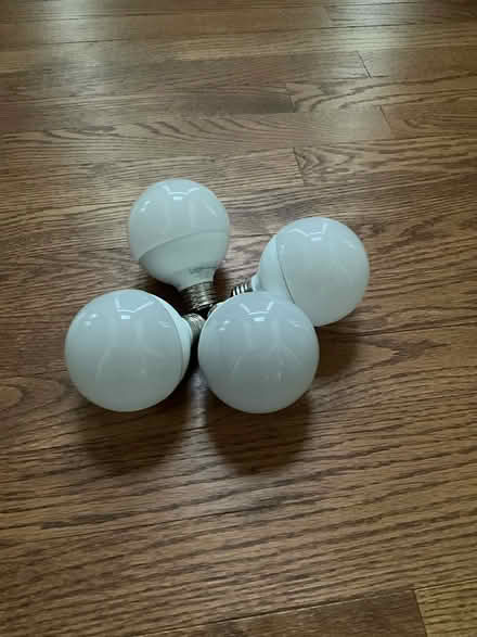 Photo of free 4 led bulbs for bathroom lights (Huntingtown md) #1