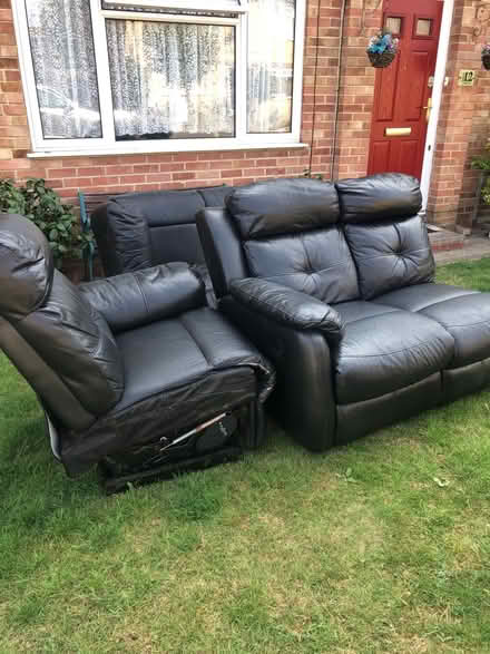 Photo of free 3 and 2seater reclining settees (Abingdon OX14) #2