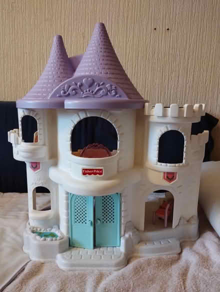 Photo of free Fisher Price Palace (Langley SL3) #1