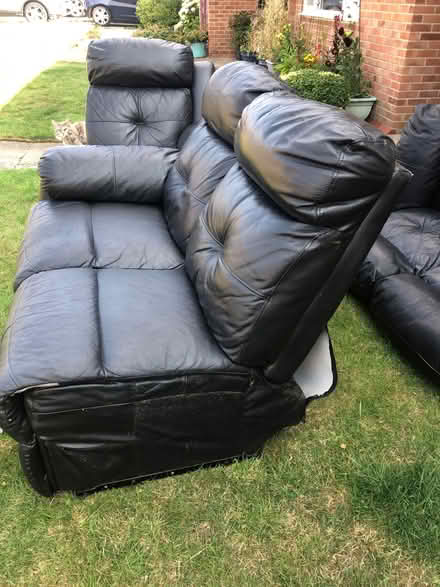 Photo of free 3 and 2seater reclining settees (Abingdon OX14) #4