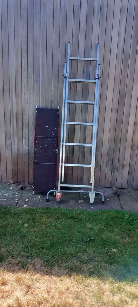 Photo of free Extendable ladder and platform (Whitton TW2) #1