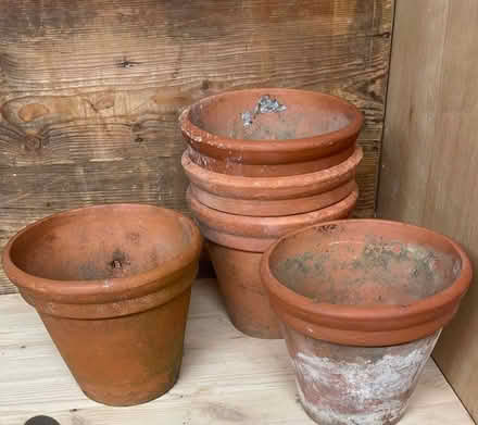 Photo of Old terracotta pots (Kenilworth CV8) #1