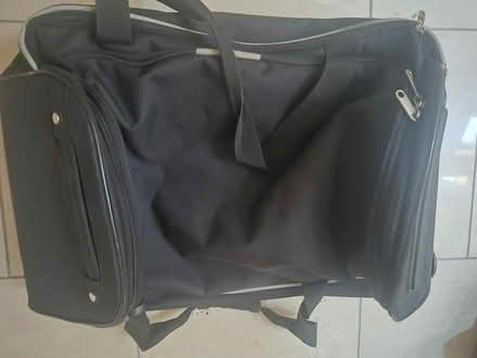 Photo of free Holdall with wheels and handle (Friern Barnet N11) #1