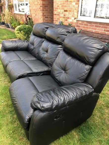 Photo of free 3 and 2seater reclining settees (Abingdon OX14) #1