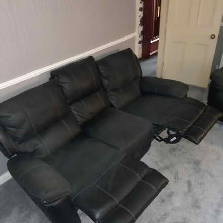 Photo of free 2 x 3 seat manual recliner settees (Coalville LE67) #3