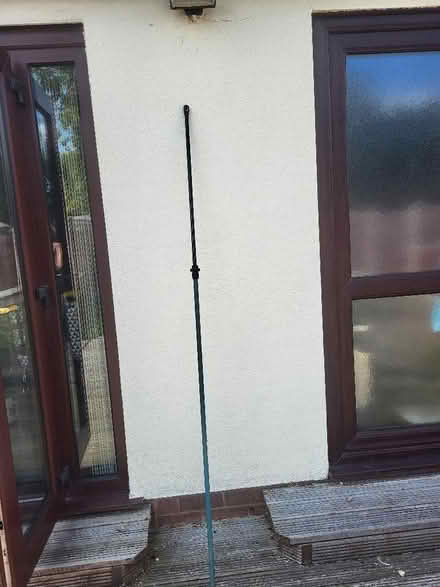 Photo of free Metal clothesline prop (Cherry Orchard SY2) #3