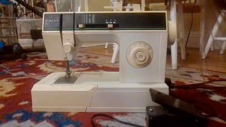 Photo of free OLD WORKING Sewing machine (Ballard 98107) #1