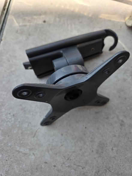 Photo of free Tv wall bracket (Little Heath RG31) #1