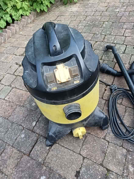 Photo of free Garage wet and dry vacuum (Yate BS37) #2