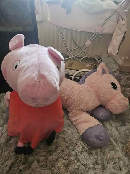 Photo of free Large pepper pig and unicorn toys (L20) #1