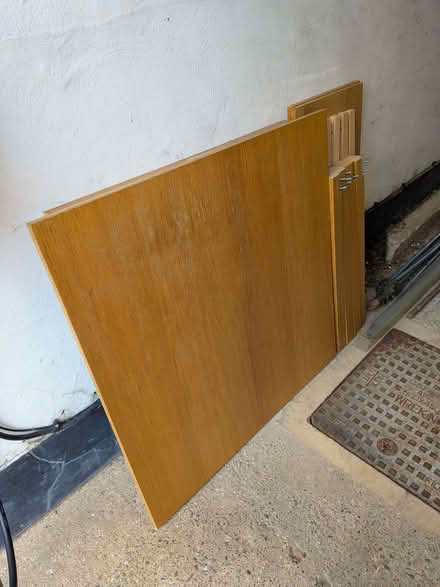 Photo of free IKEA extendable dining table (Burnham SL1) #2