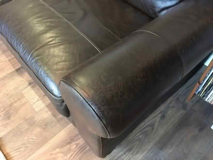 Photo of free Brown leather sofa (Chaddleworth RG20) #2