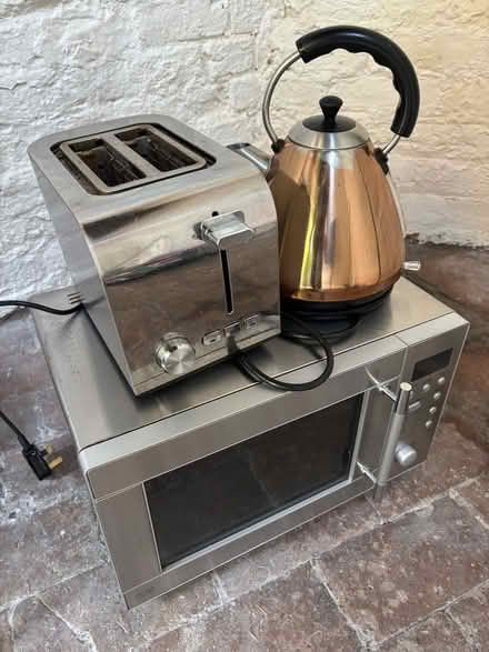 Photo of free Microwave, kettle & toaster (Shrewsbury SY1) #1