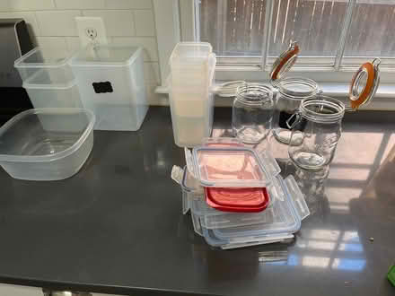 Photo of free Plastic containers (Upper NW DC) #1