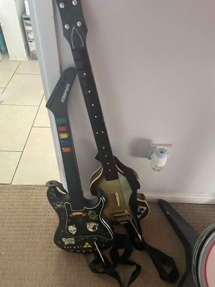Photo of free Guitar Hero guitars (Callands WA5) #1
