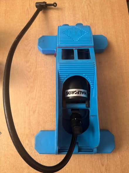 Photo of free Halfords foot pump. (Merry Hill WD23) #1