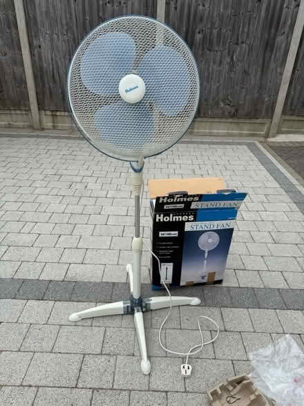 Photo of free 16” Fan, working but missing blade nut (Welling DA16) #1