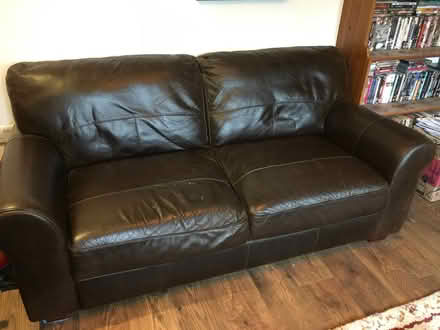 Photo of free Brown leather sofa (Chaddleworth RG20) #3
