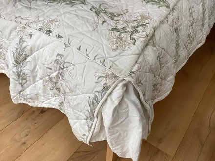 Photo of free Laura Ashley Quilt with Side Skirts (Horspath OX33) #4