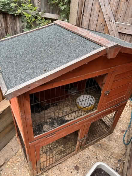 Photo of free Rabbit hutch (Aylesbury HP21) #3