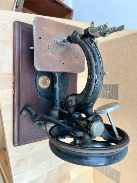 Photo of free very old sewing machine - needs refurb (Guiseley LS20) #3