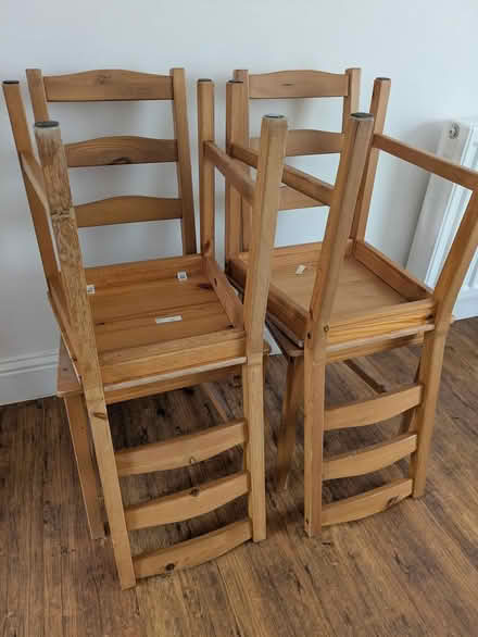 Photo of free Wooden dinner table (CB4) #4